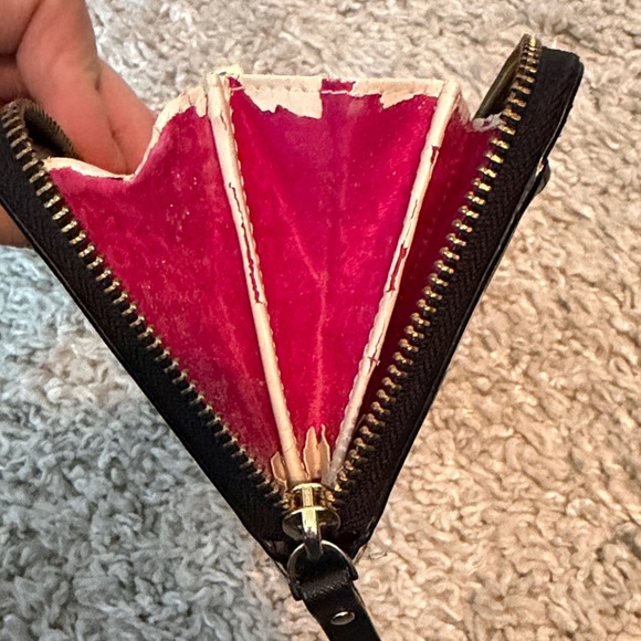 Kate Spade Black Wallet with Apple Print - Picture 10 of 11